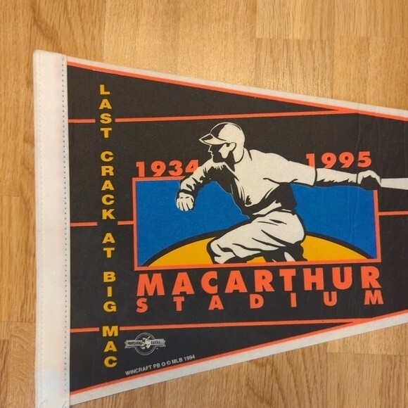 Syracuse Chiefs Pennant Baseball Macarthur Stadium Wincraft 1994 Vintage - Picture 3 of 5